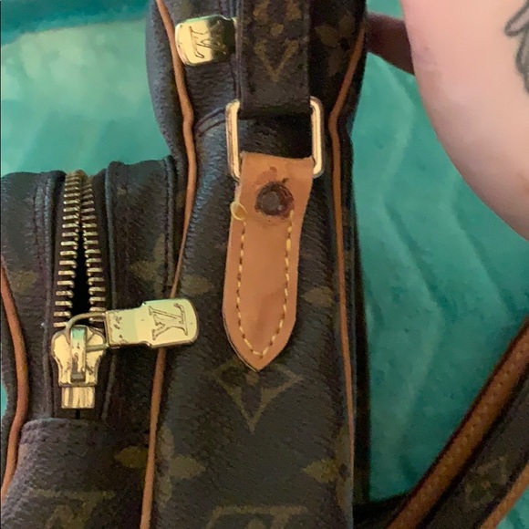 Authentic Louis Vuitton Amazone with strap - Picture 10 of 11